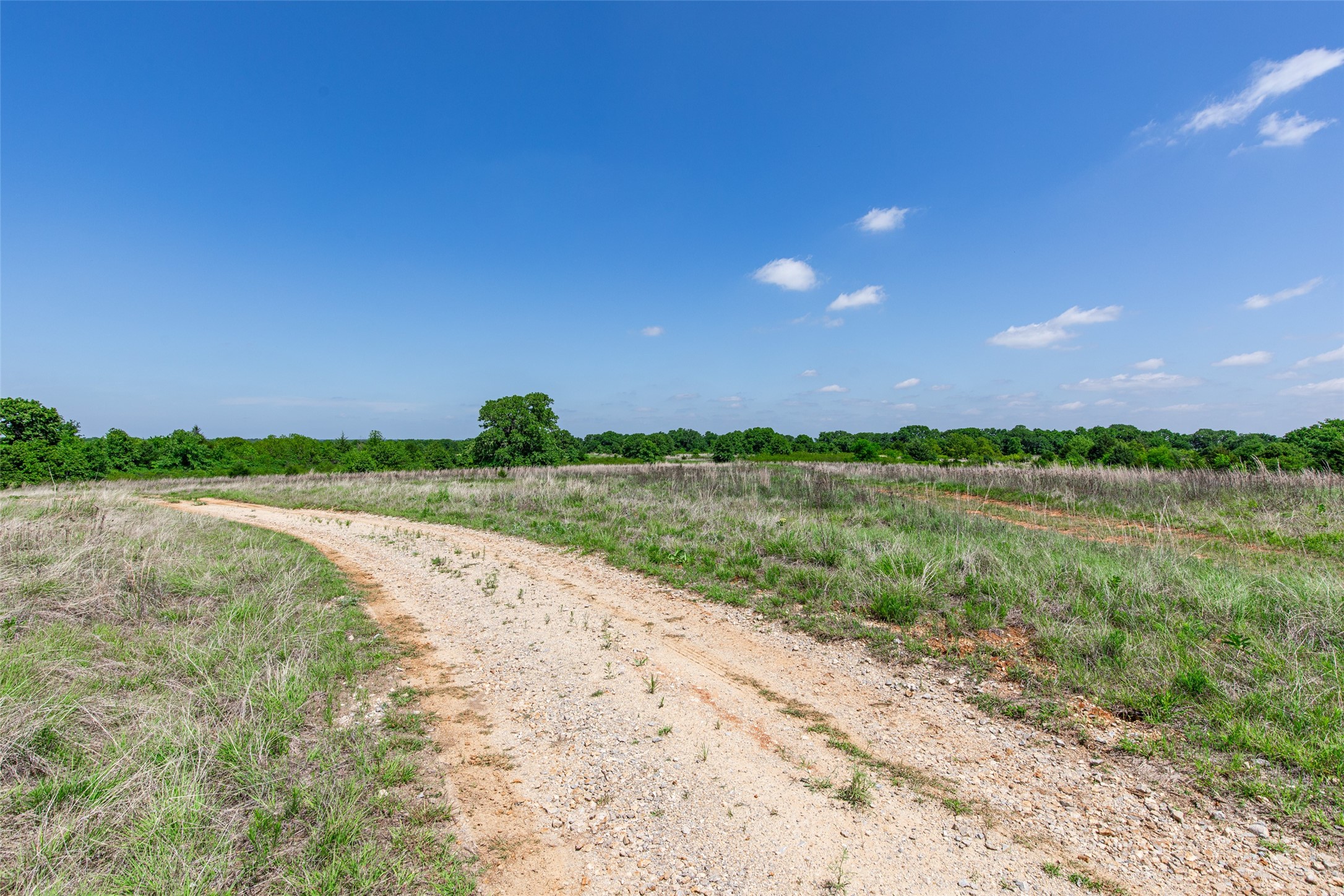 2043 Huddleston Road Sunset TX 76270