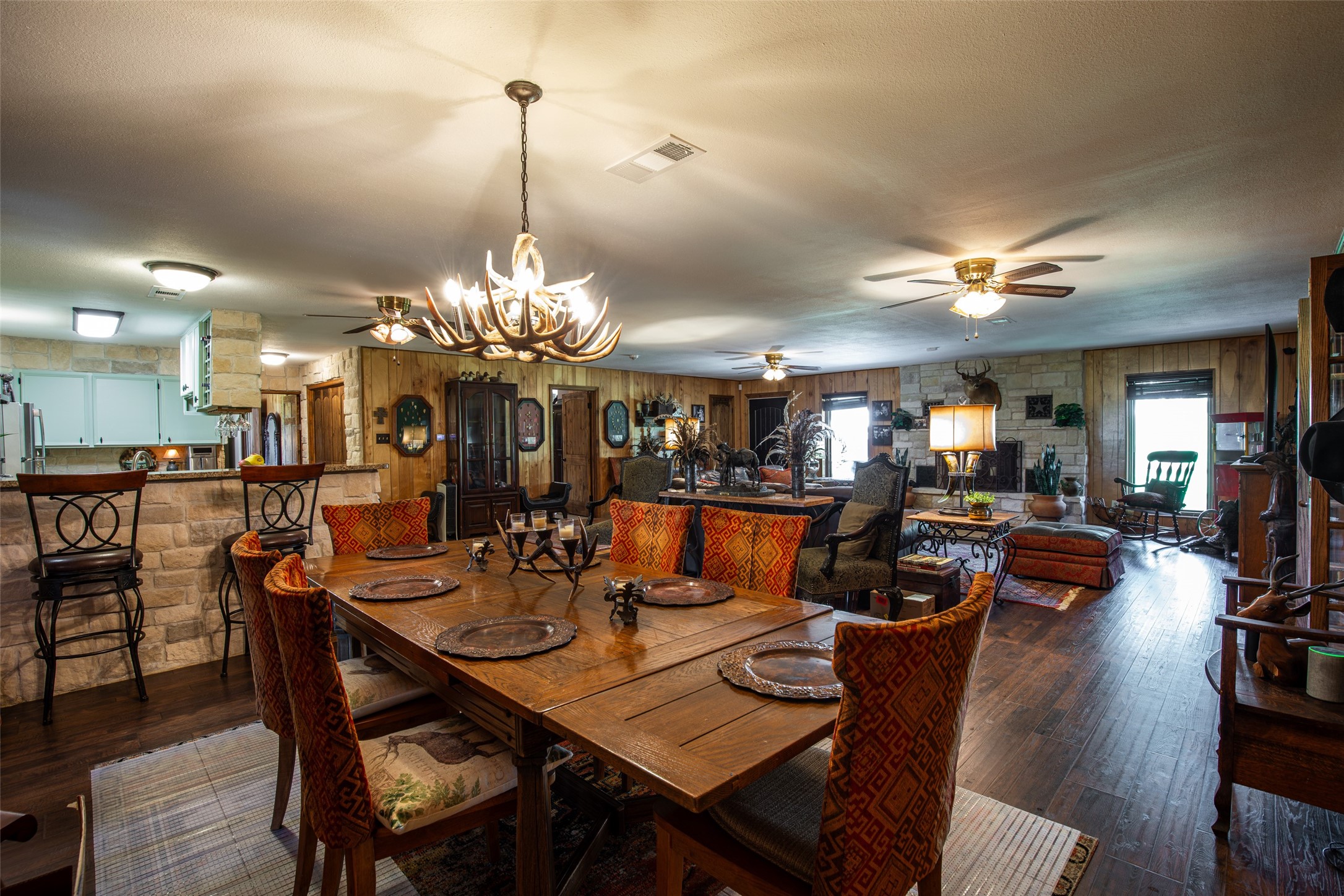 2043 Huddleston Road Sunset TX 76270