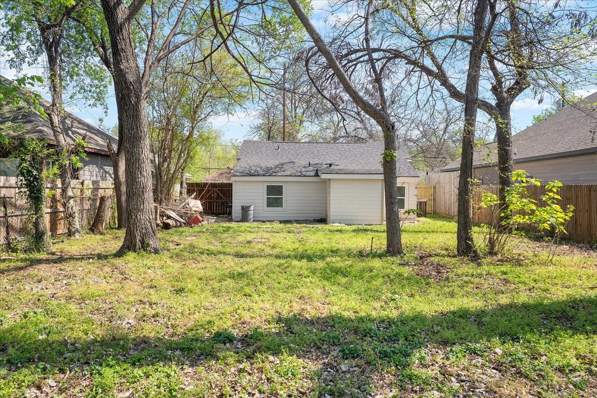 2635 Carpenter Avenue Dallas TX 75215