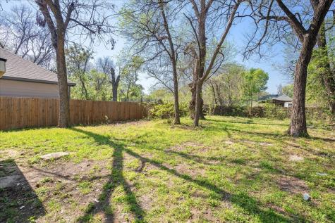2635 Carpenter Avenue Dallas TX 75215