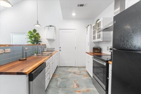 2635 Carpenter Avenue Dallas TX 75215