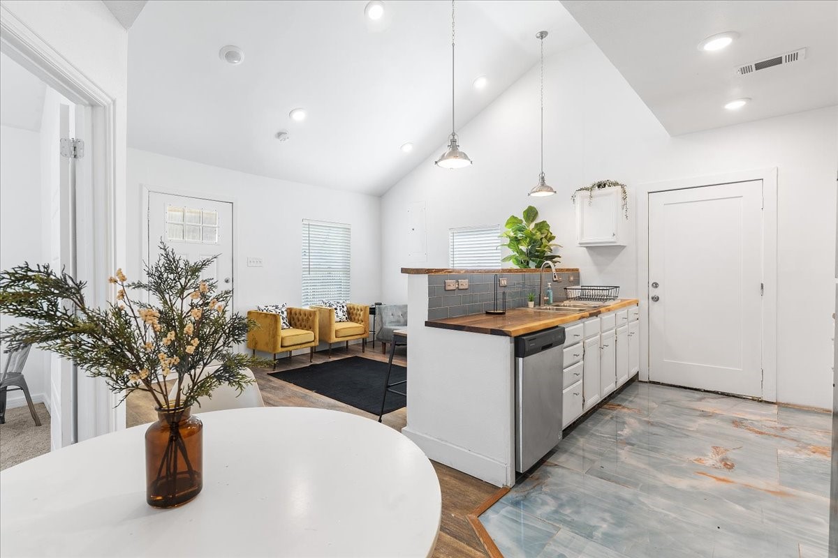 2635 Carpenter Avenue Dallas TX 75215