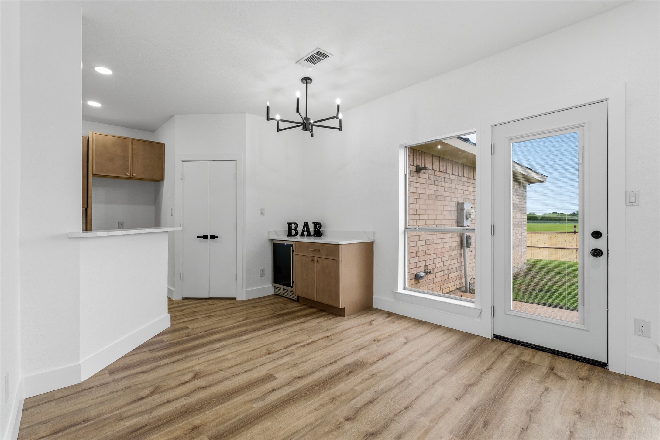 2712 Pioneer Lane Lancaster TX 75146