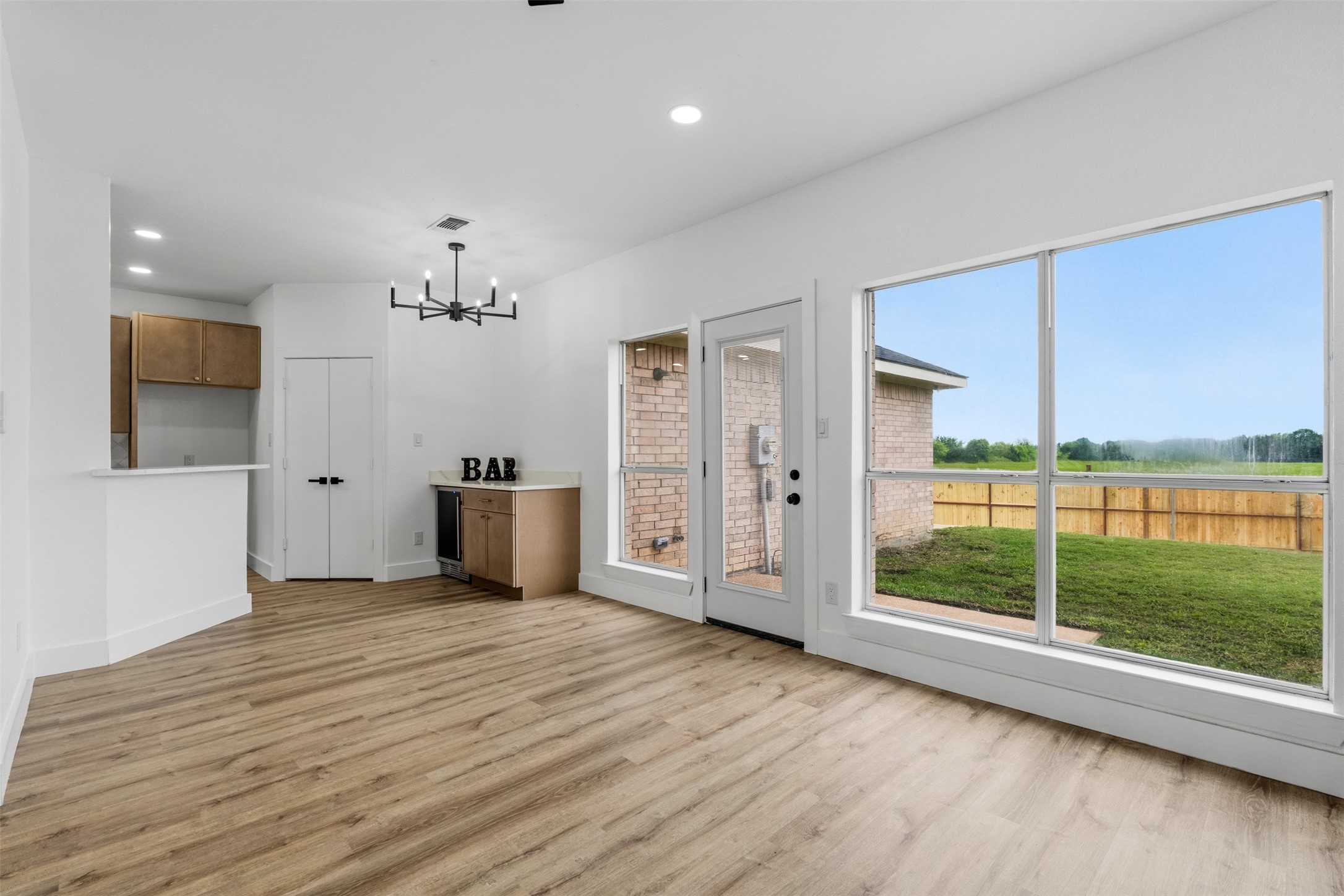 2712 Pioneer Lane Lancaster TX 75146