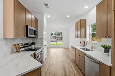 2712 Pioneer Lane Lancaster TX 75146