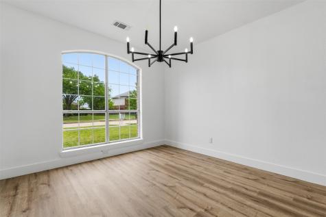 2712 Pioneer Lane Lancaster TX 75146