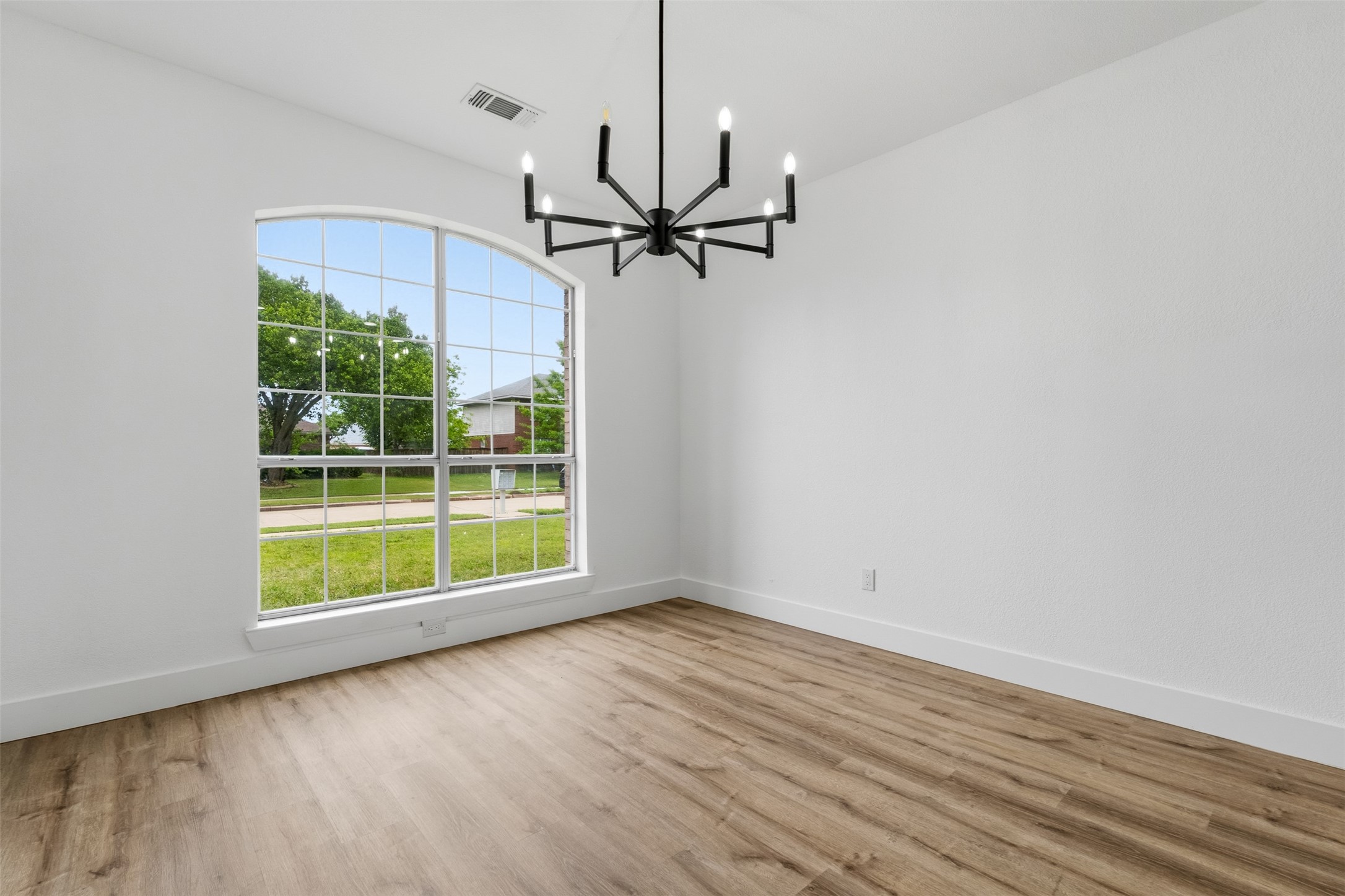 2712 Pioneer Lane Lancaster TX 75146