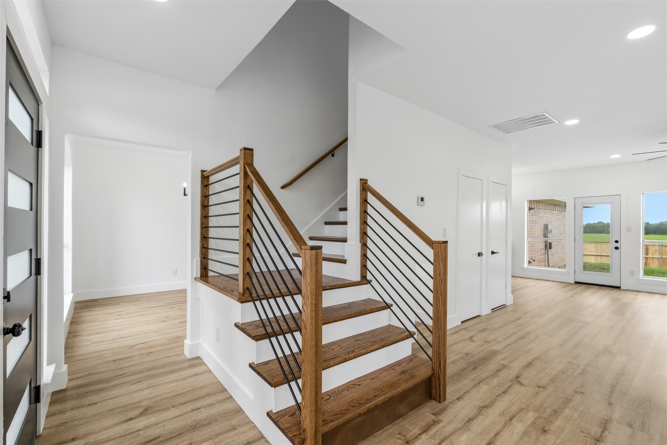 2712 Pioneer Lane Lancaster TX 75146