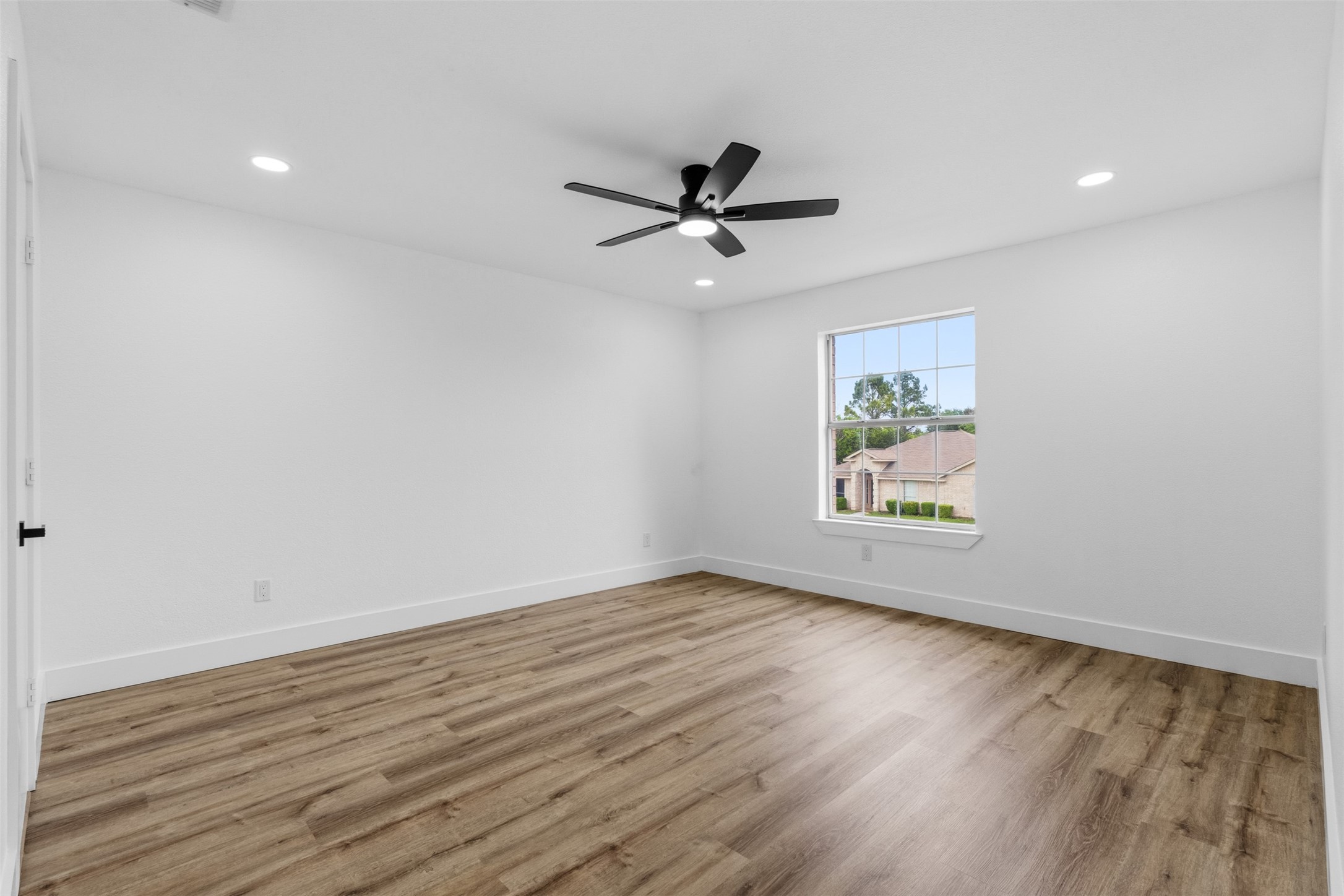 2712 Pioneer Lane Lancaster TX 75146