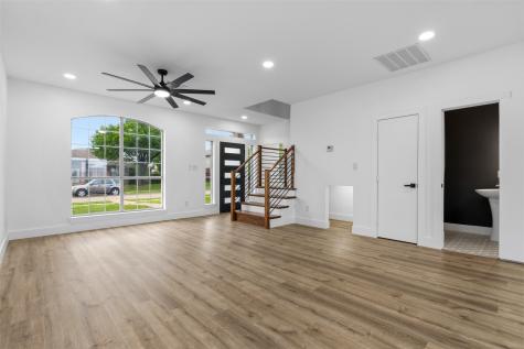 2712 Pioneer Lane Lancaster TX 75146