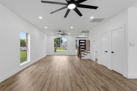 2712 Pioneer Lane Lancaster TX 75146