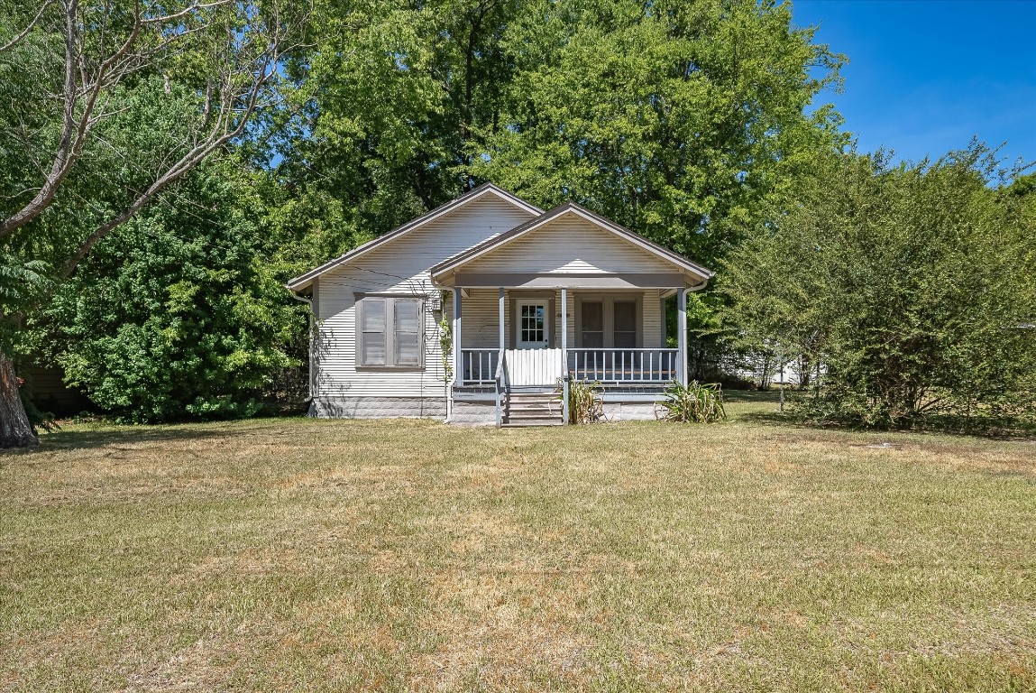415 N Oleander Street Grand Saline TX 75140