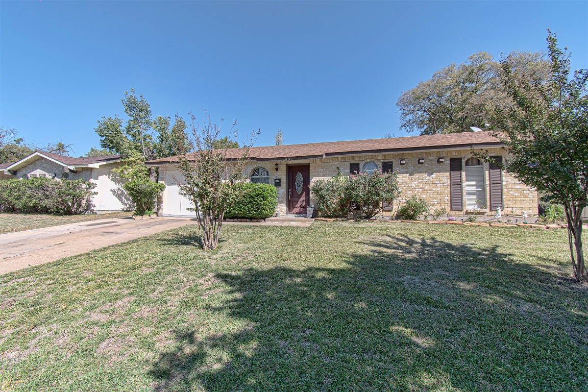 3910 Mayflower Drive Garland TX 75043