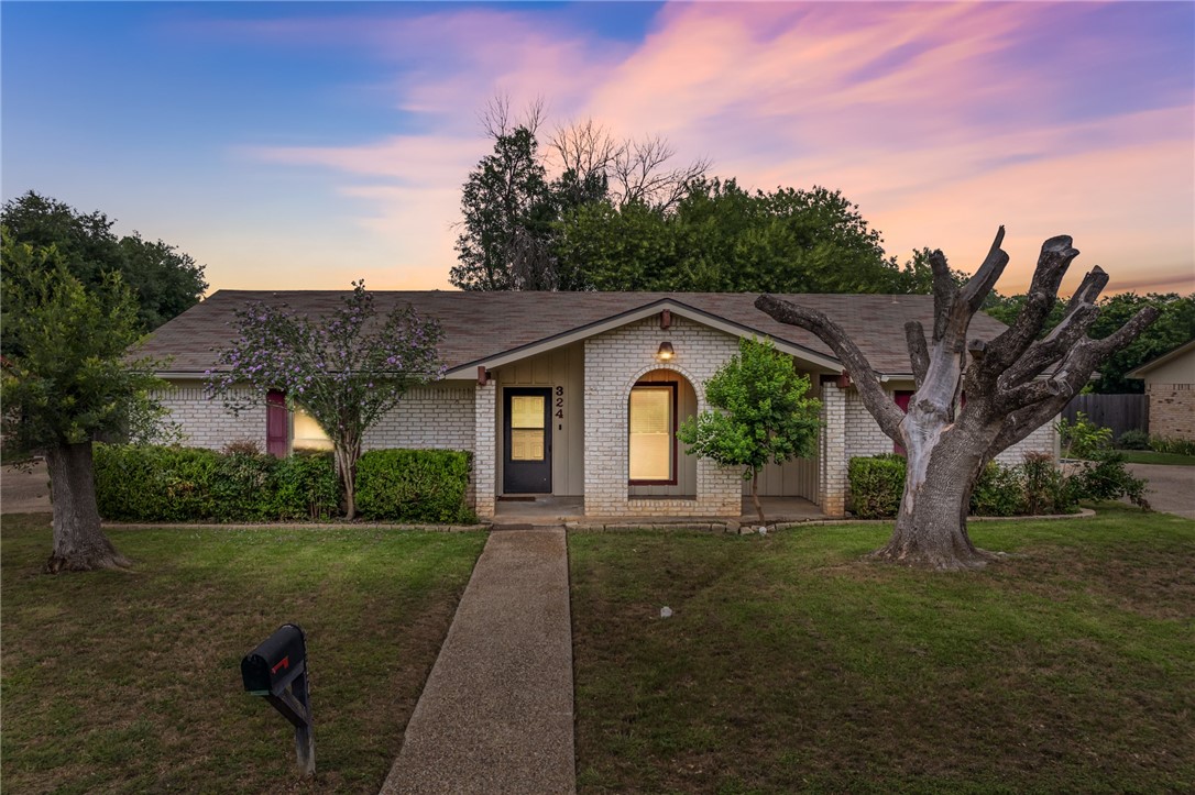 324 Bowie Lane Hewitt TX 76643