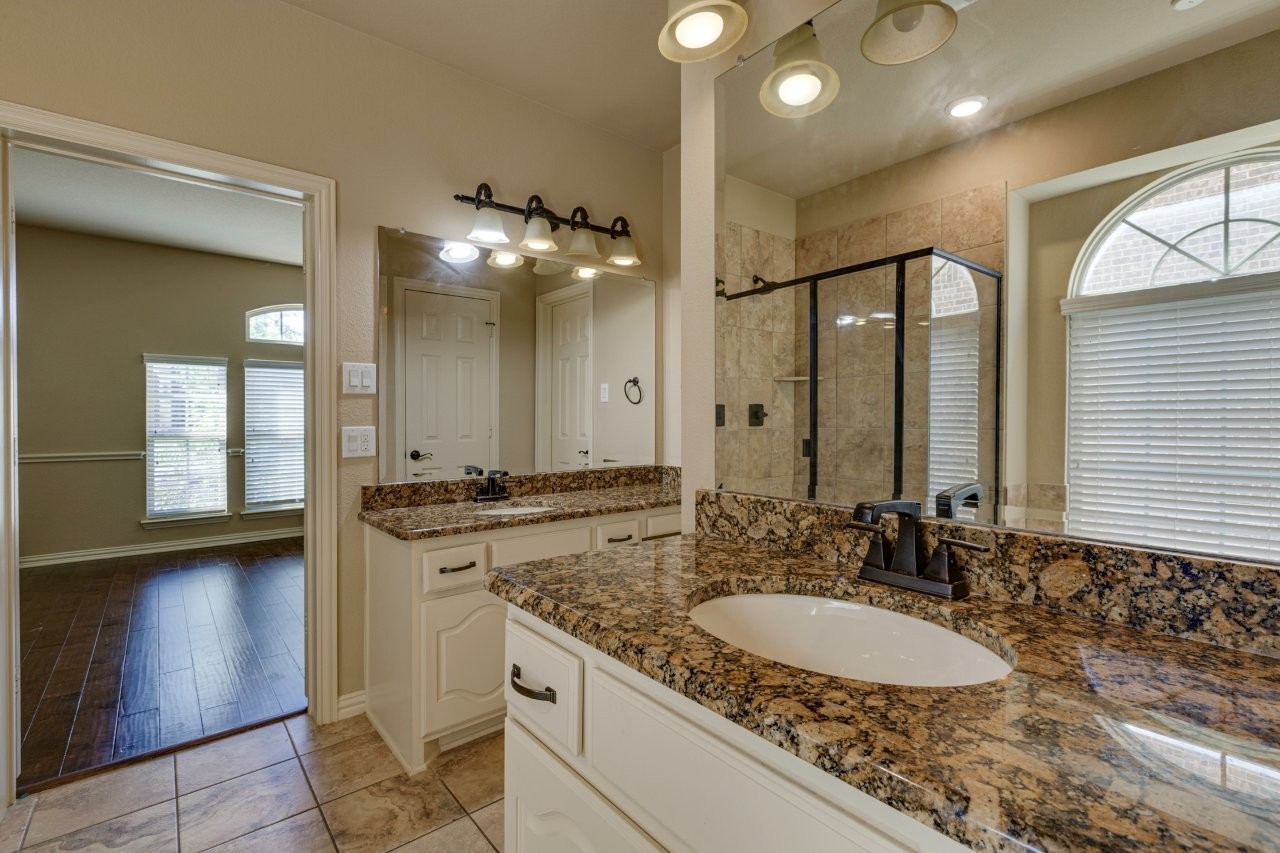 1522 Blue Jay Road Garland TX 75043
