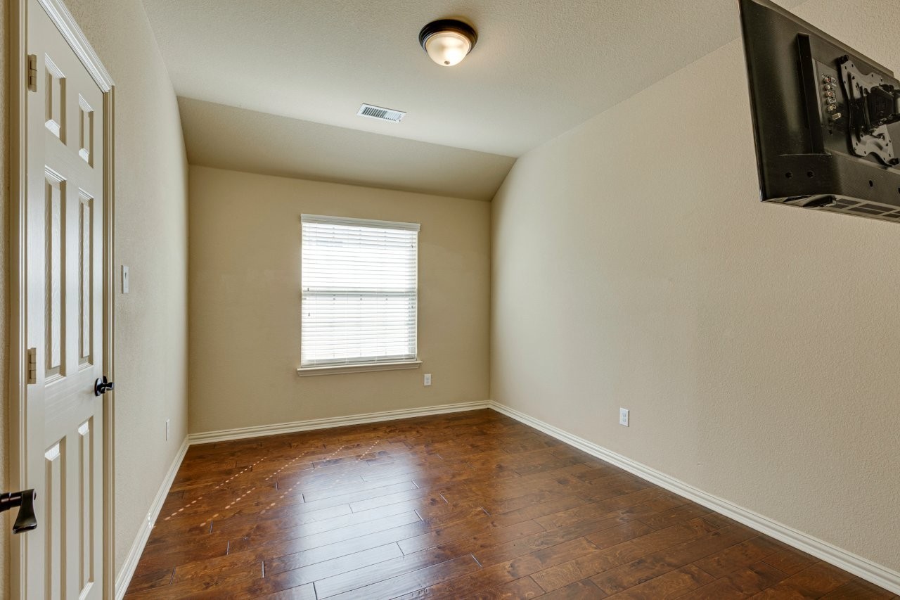 1522 Blue Jay Road Garland TX 75043