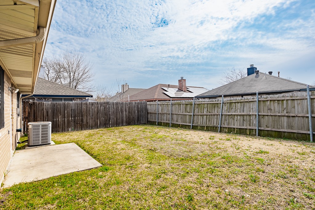 9716 Pinehurst Lane Dallas TX 75227