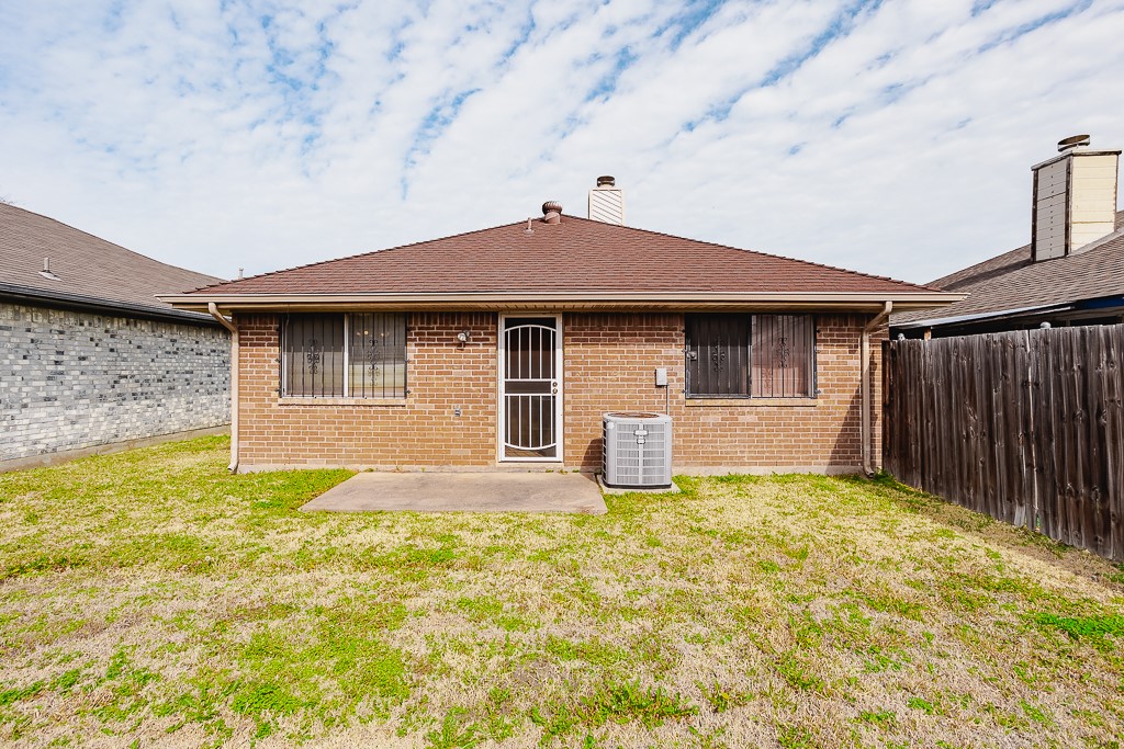 9716 Pinehurst Lane Dallas TX 75227