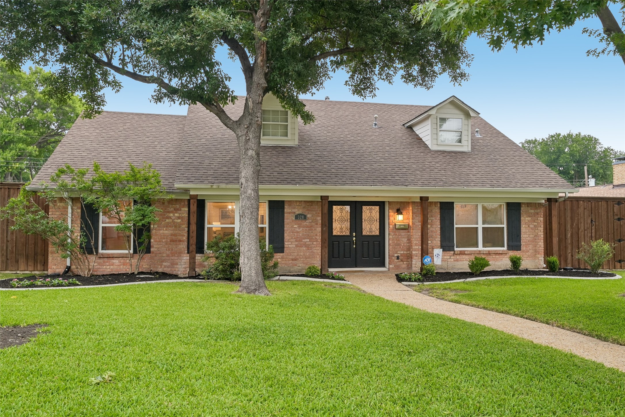 328 Oakcrest Drive Richardson TX 75080