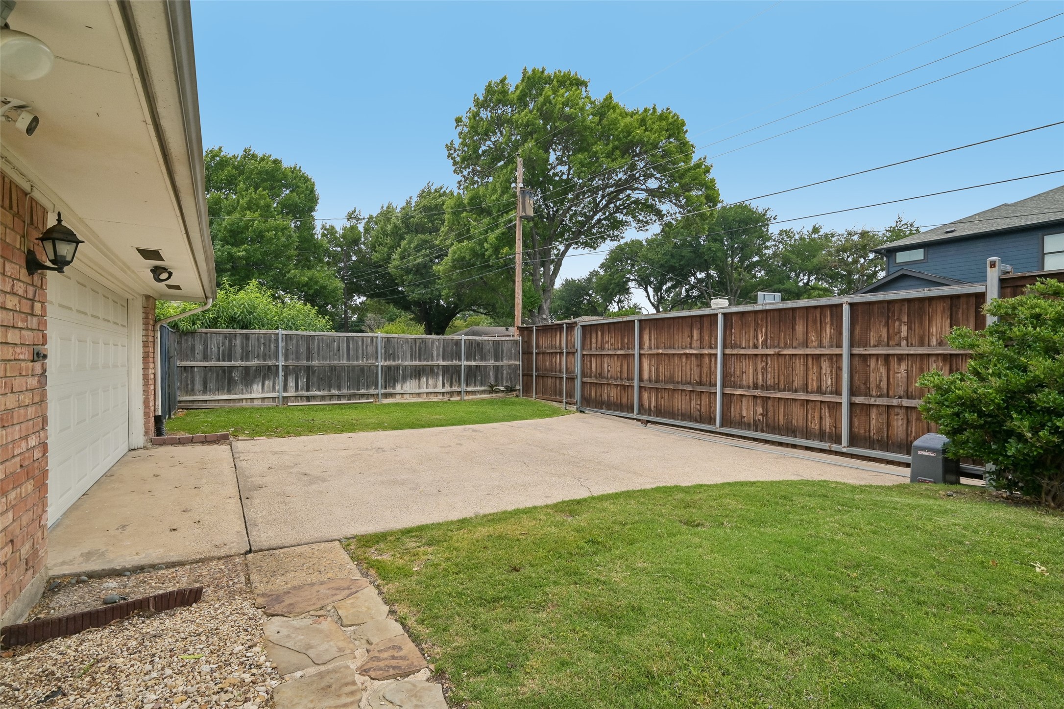 328 Oakcrest Drive Richardson TX 75080