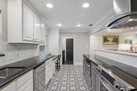 328 Oakcrest Drive Richardson TX 75080