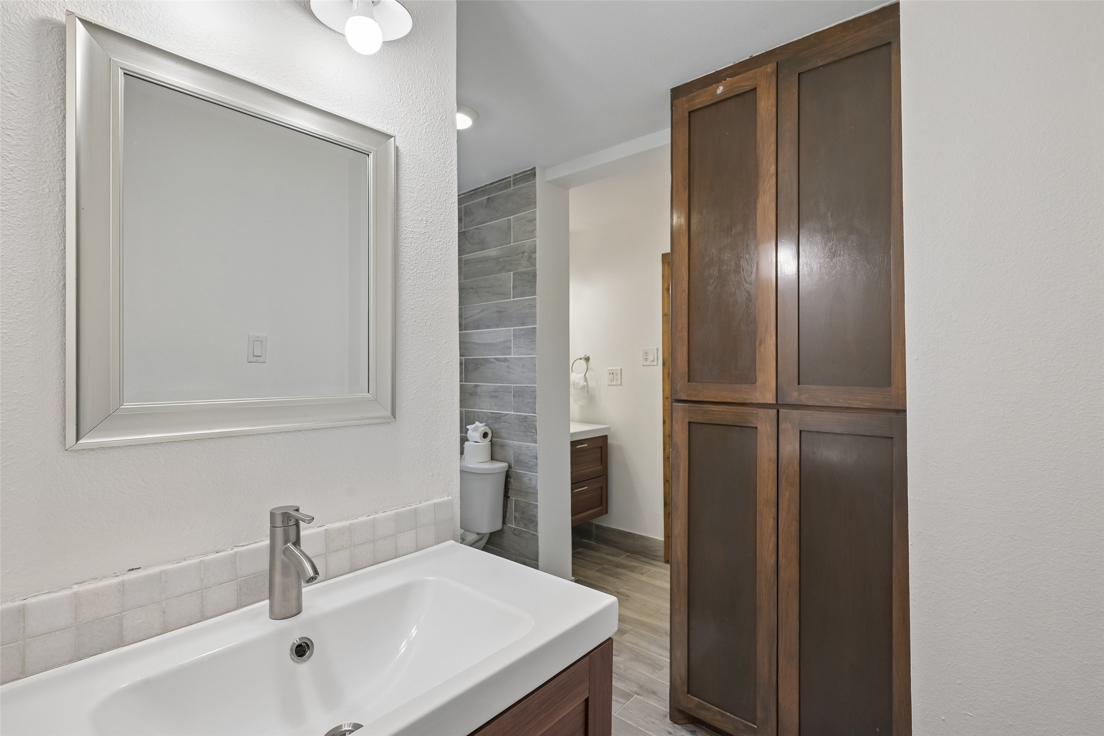 328 Oakcrest Drive Richardson TX 75080