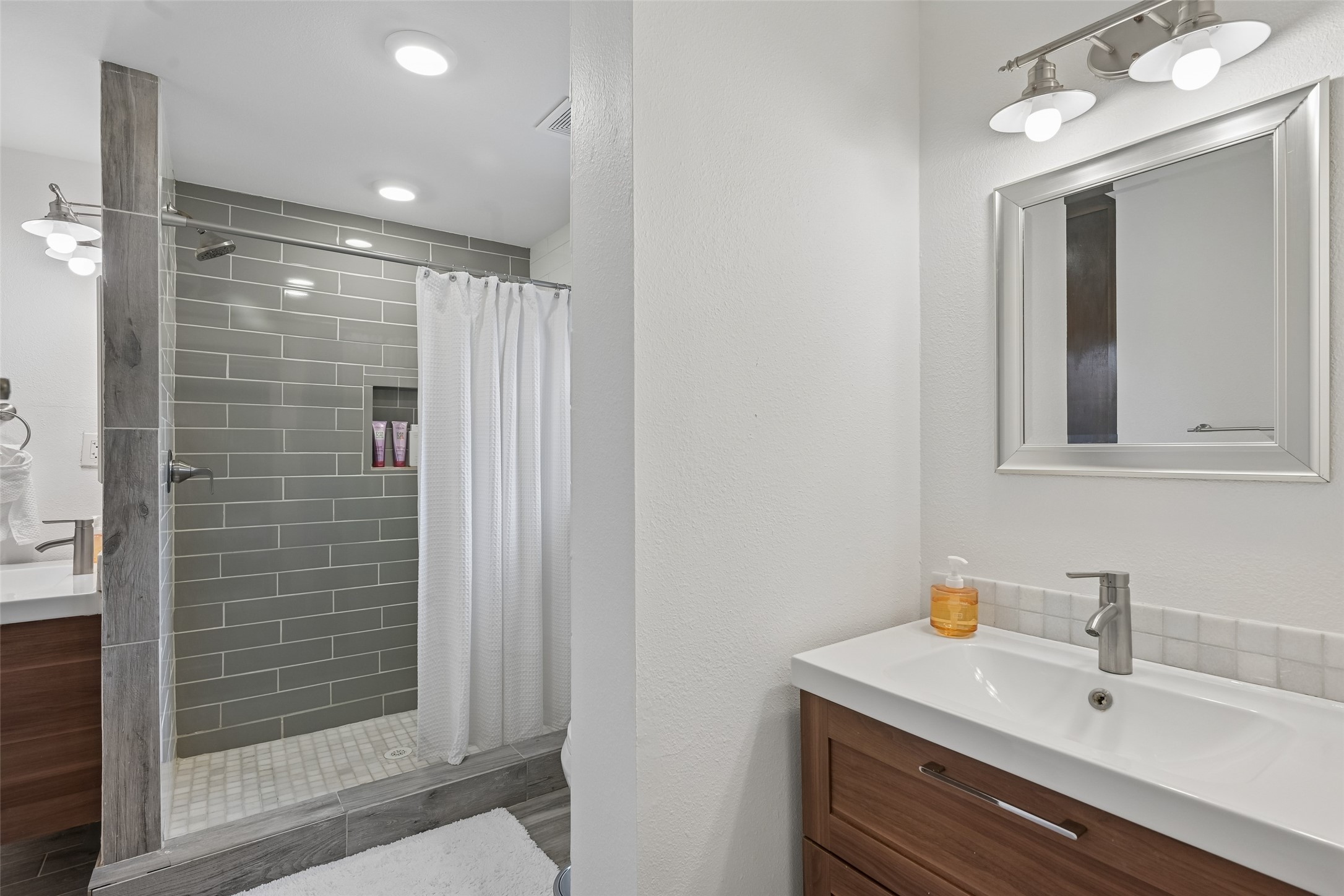 328 Oakcrest Drive Richardson TX 75080