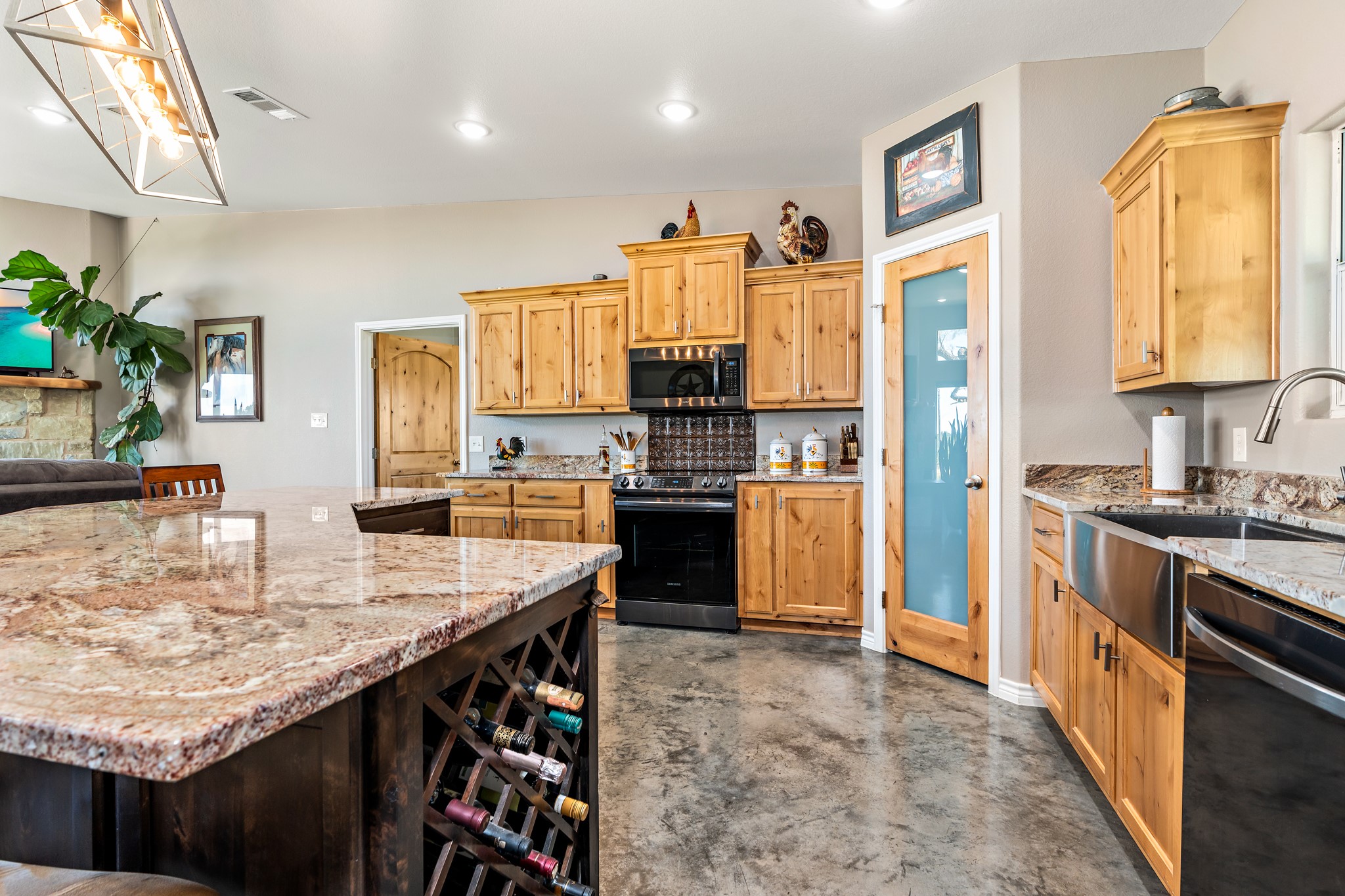 750 County Road 100 Purmela TX 76566