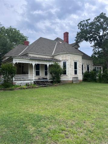 109 Sherman Street Nocona TX 76255