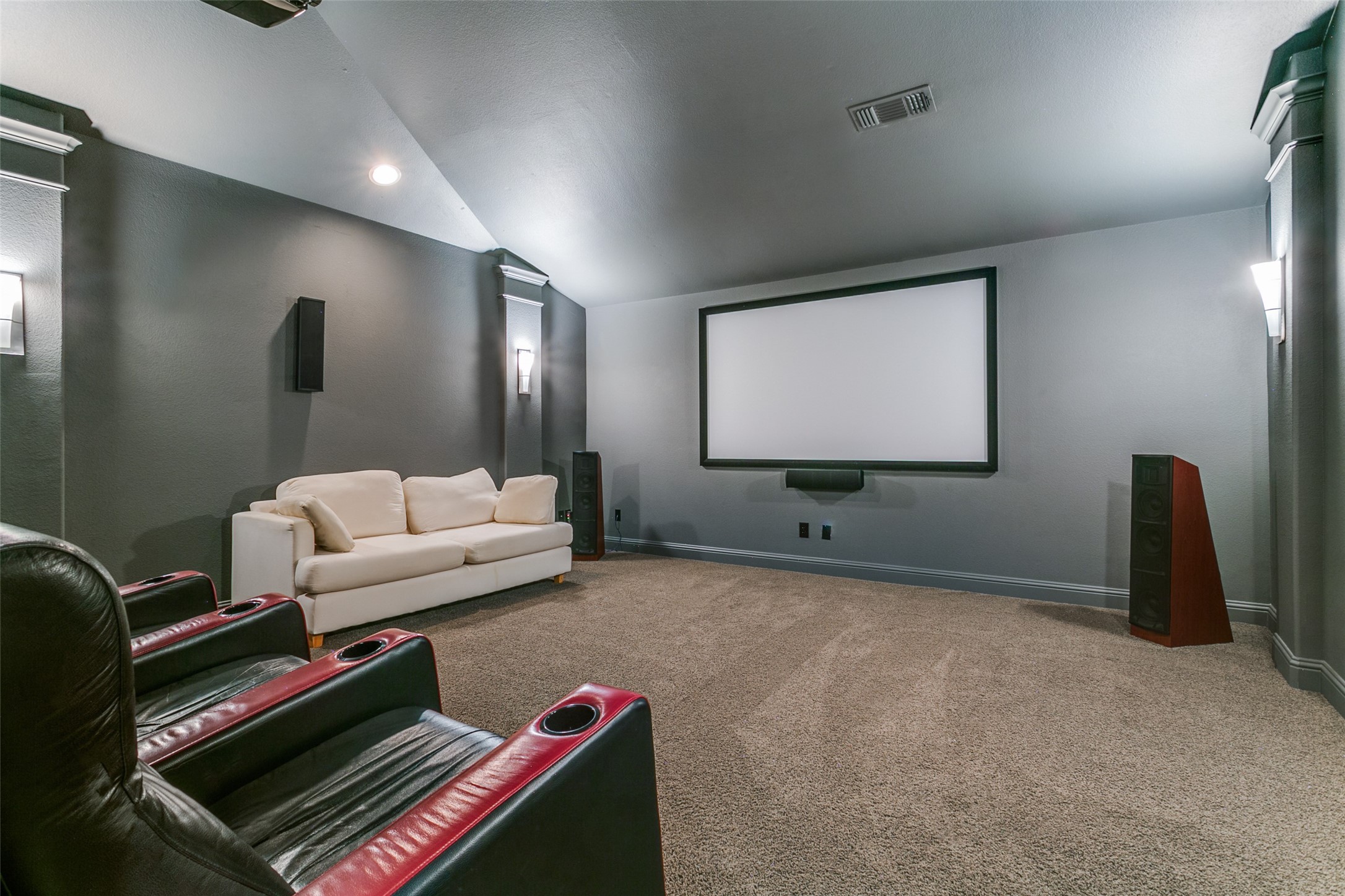 751 Laguna Irving TX 75039