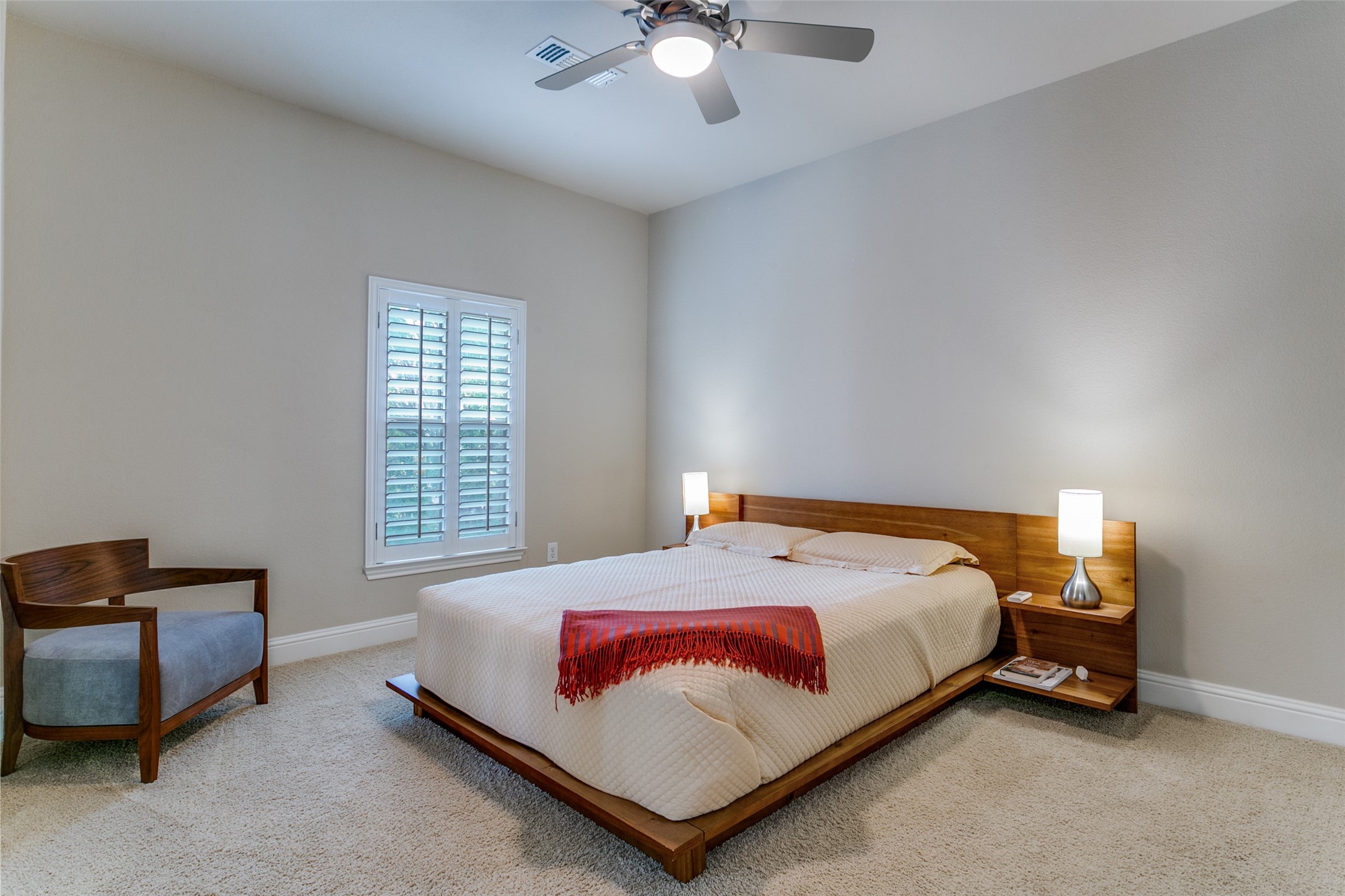 751 Laguna Irving TX 75039