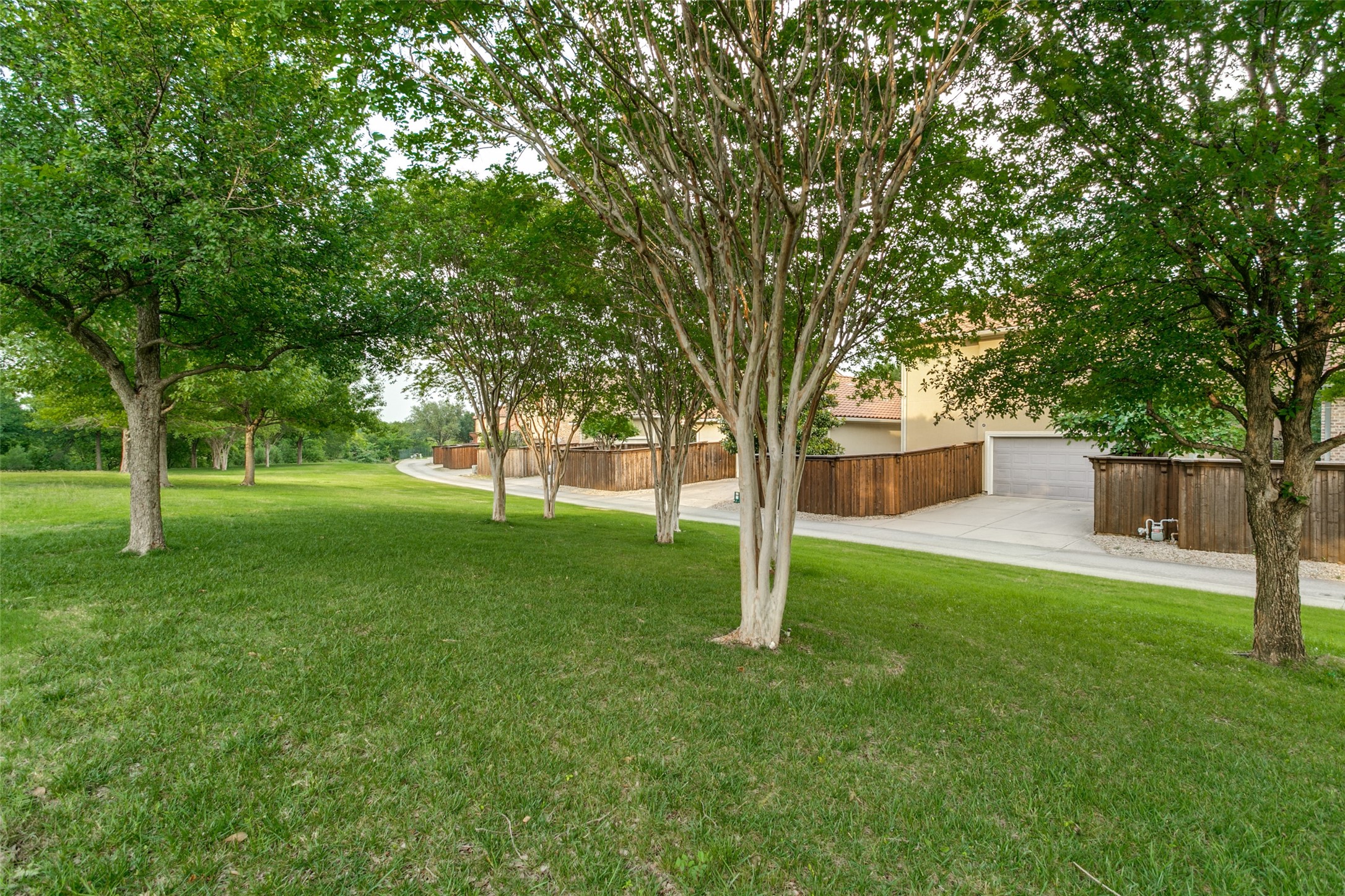 751 Laguna Irving TX 75039