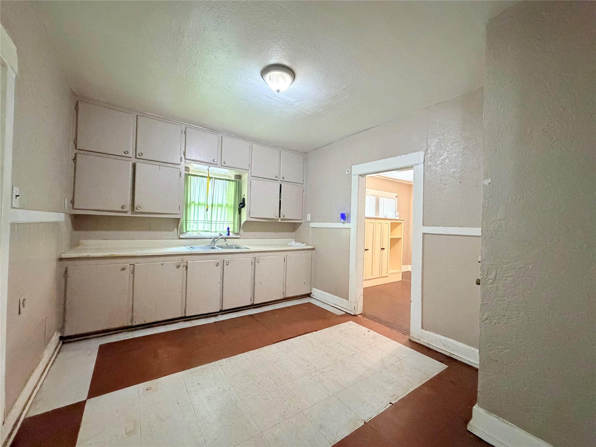900 W Central Avenue Fort Worth TX 76164