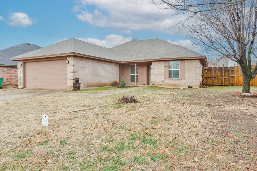 204 Troxell Boulevard Rhome TX 76078