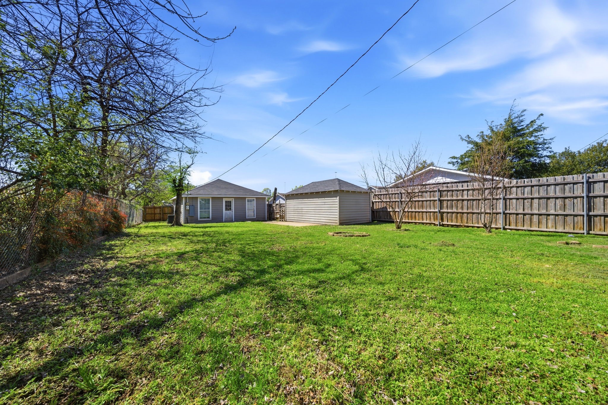311 Guthrie Street Dallas TX 75224