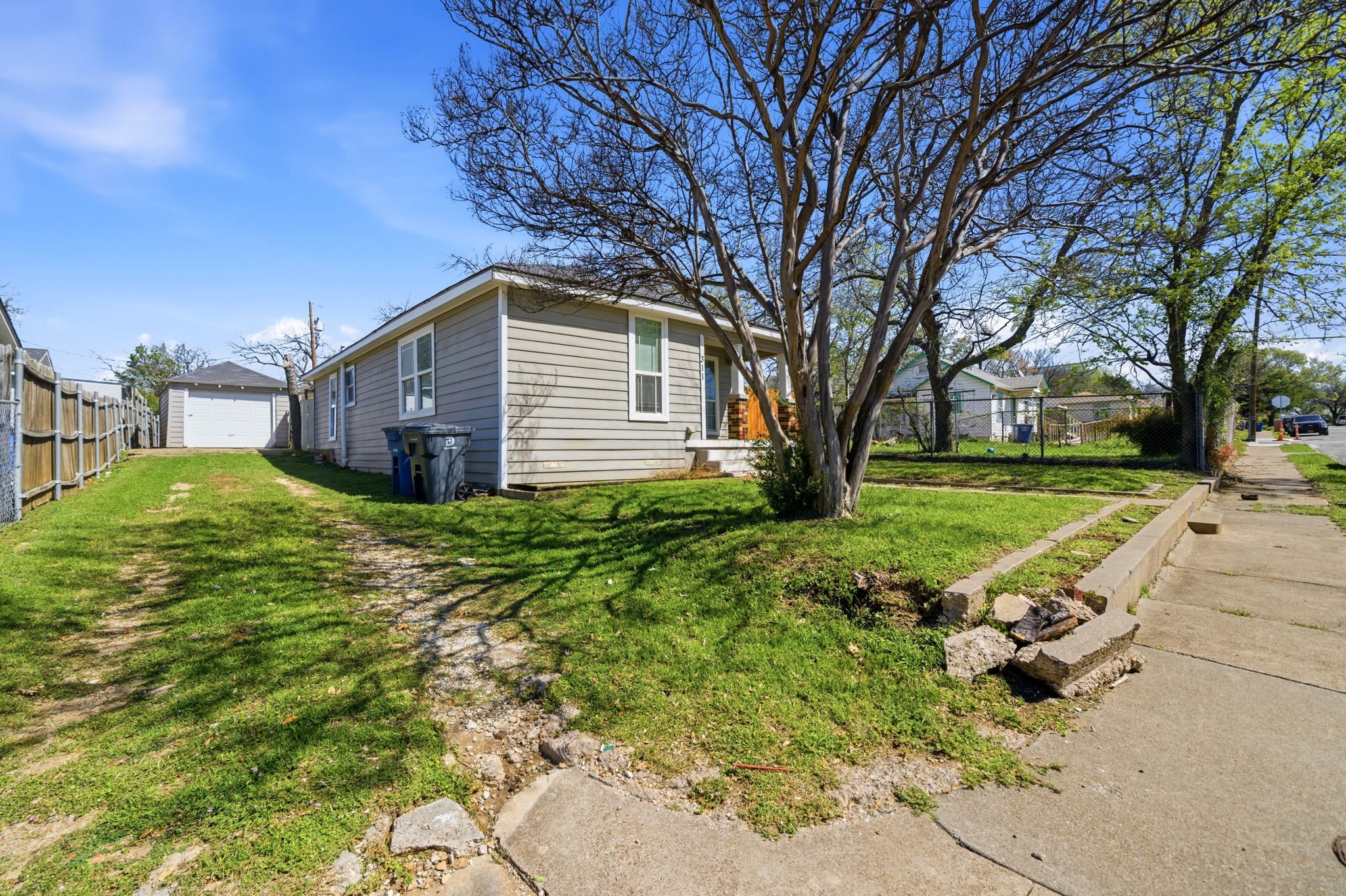 311 Guthrie Street Dallas TX 75224