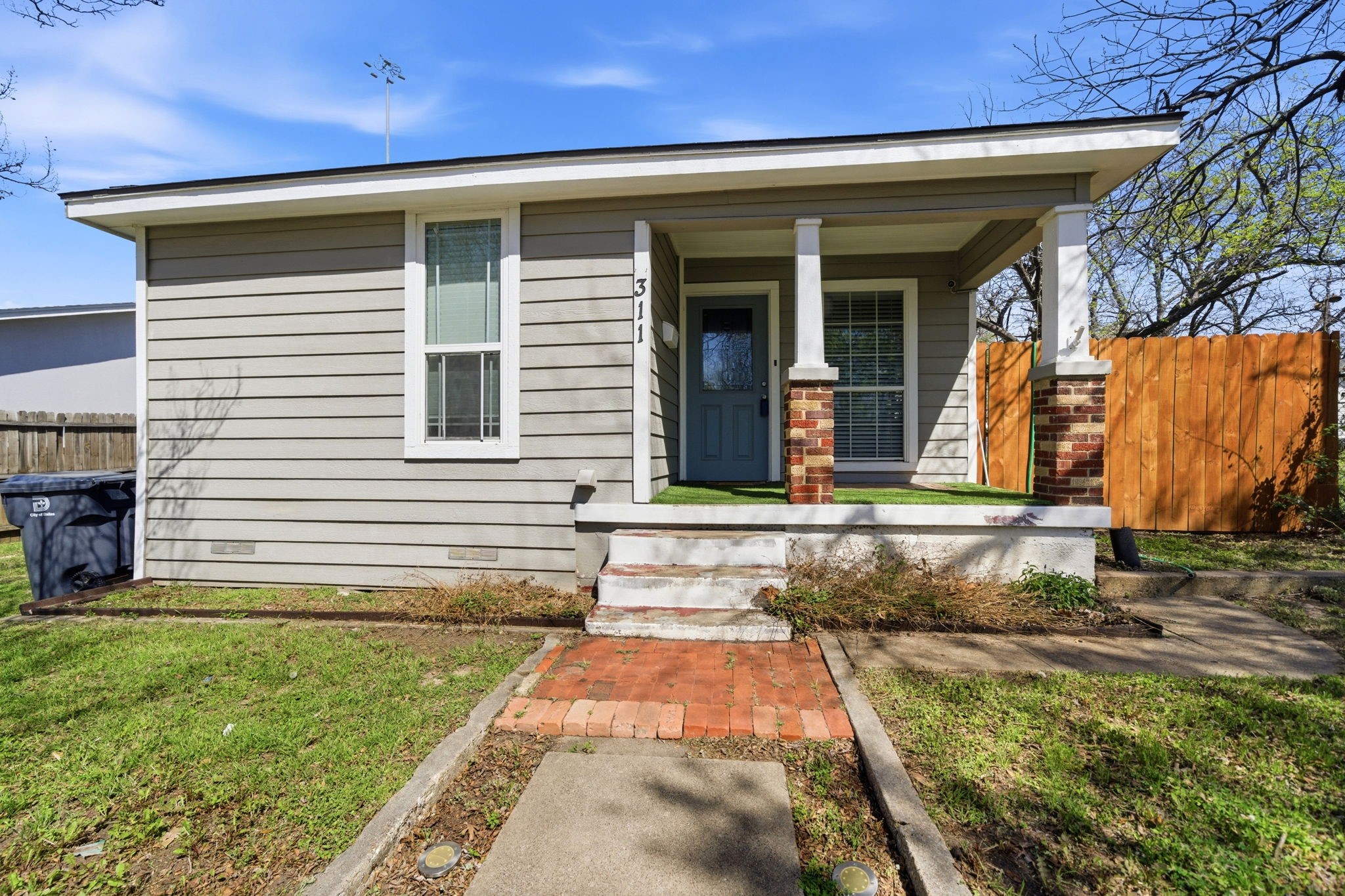 311 Guthrie Street Dallas TX 75224