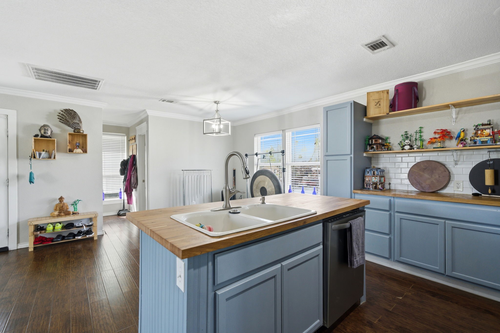 311 Guthrie Street Dallas TX 75224
