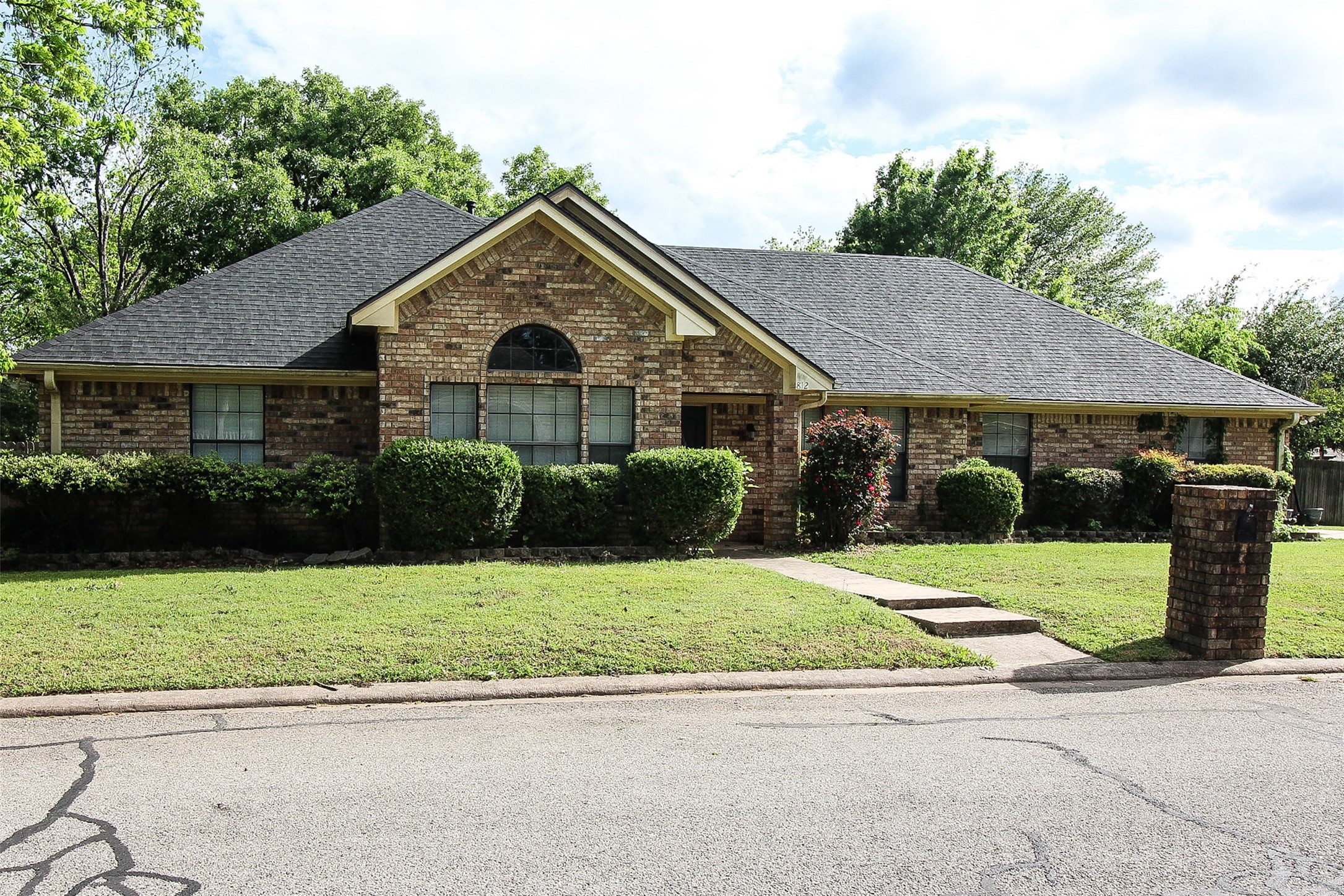 812 Mockingbird Street Bonham TX 75418