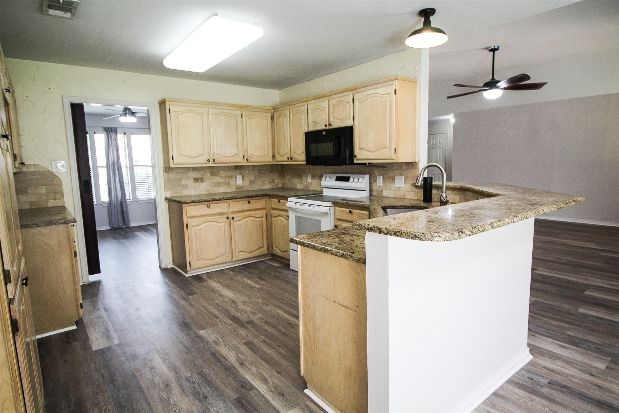812 Mockingbird Street Bonham TX 75418
