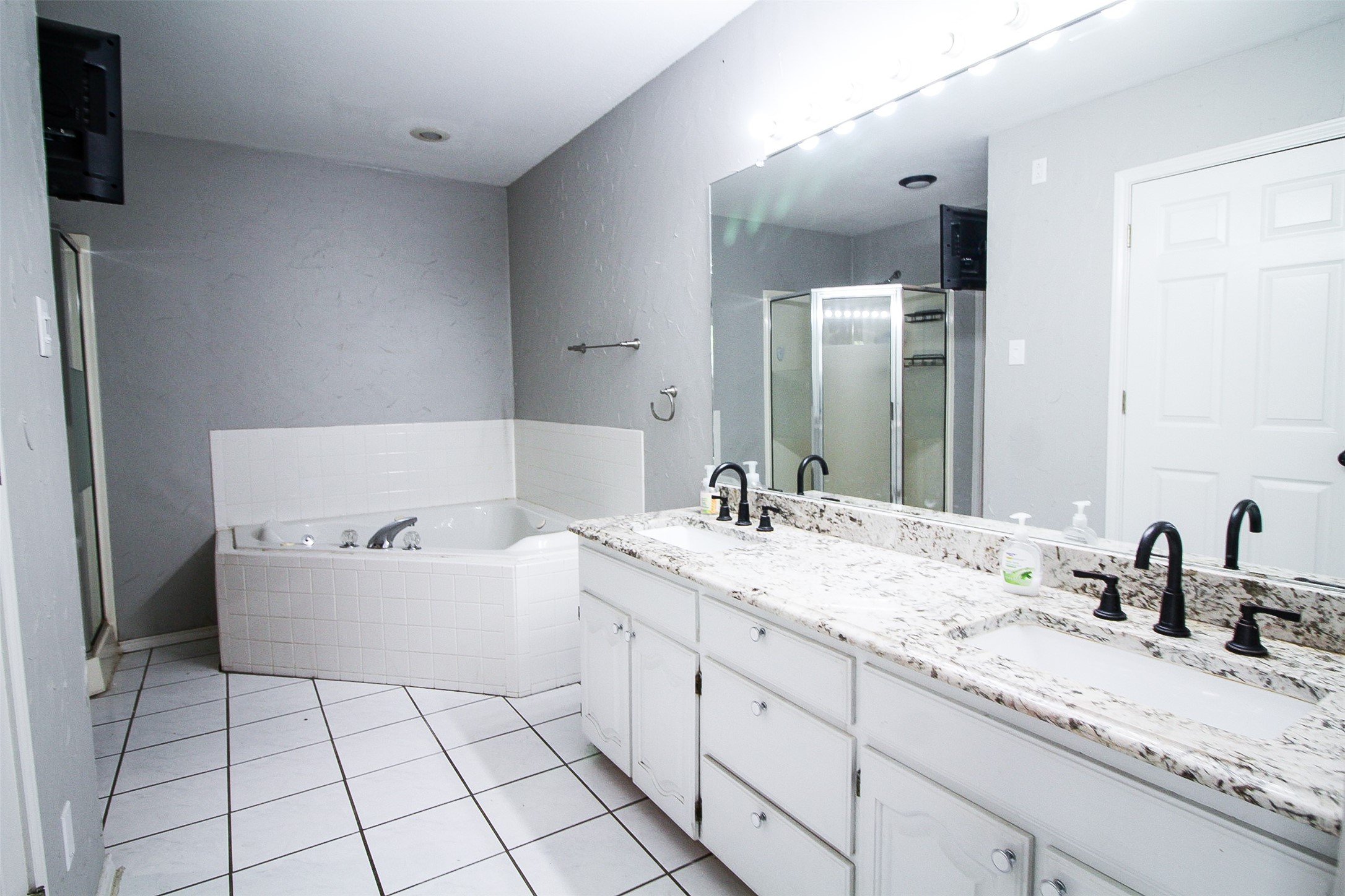 812 Mockingbird Street Bonham TX 75418