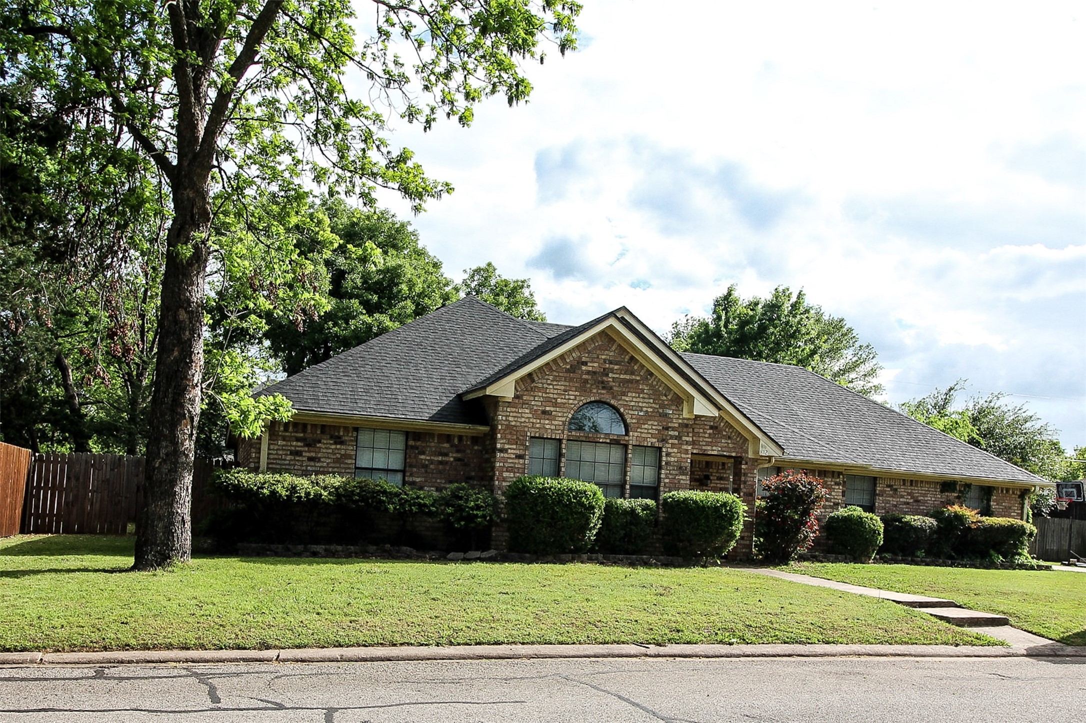 812 Mockingbird Street Bonham TX 75418