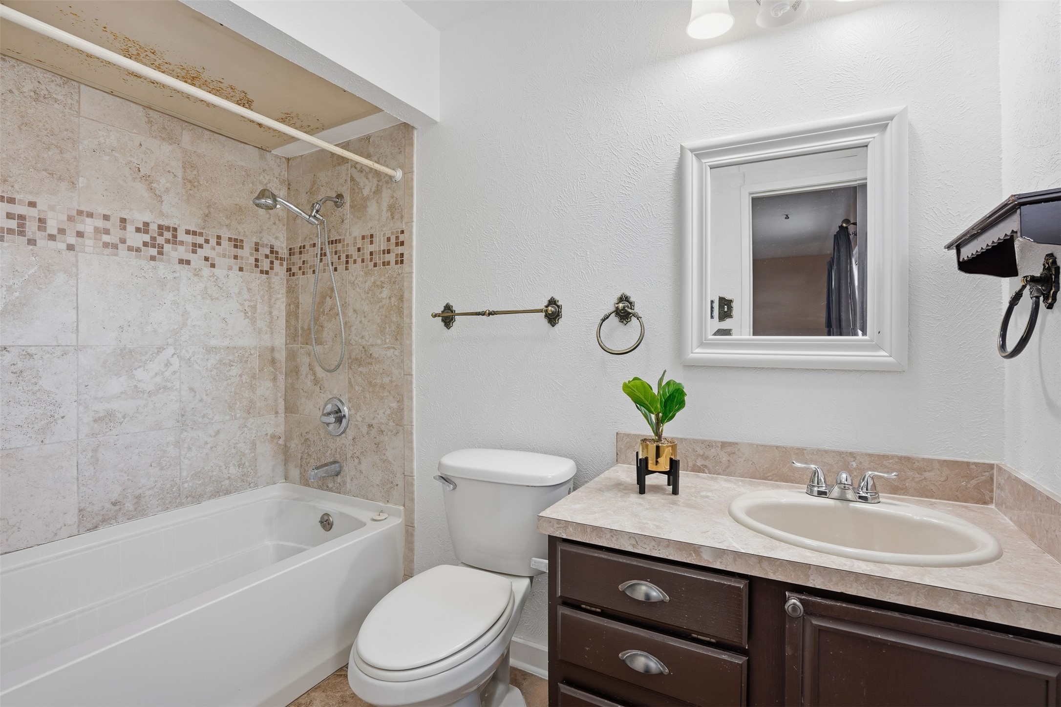 6520 Yarmouth Avenue North Richland Hills TX 76182