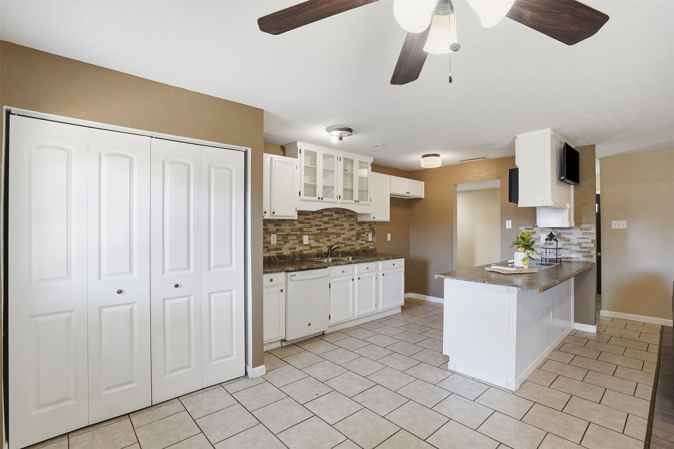 6520 Yarmouth Avenue North Richland Hills TX 76182