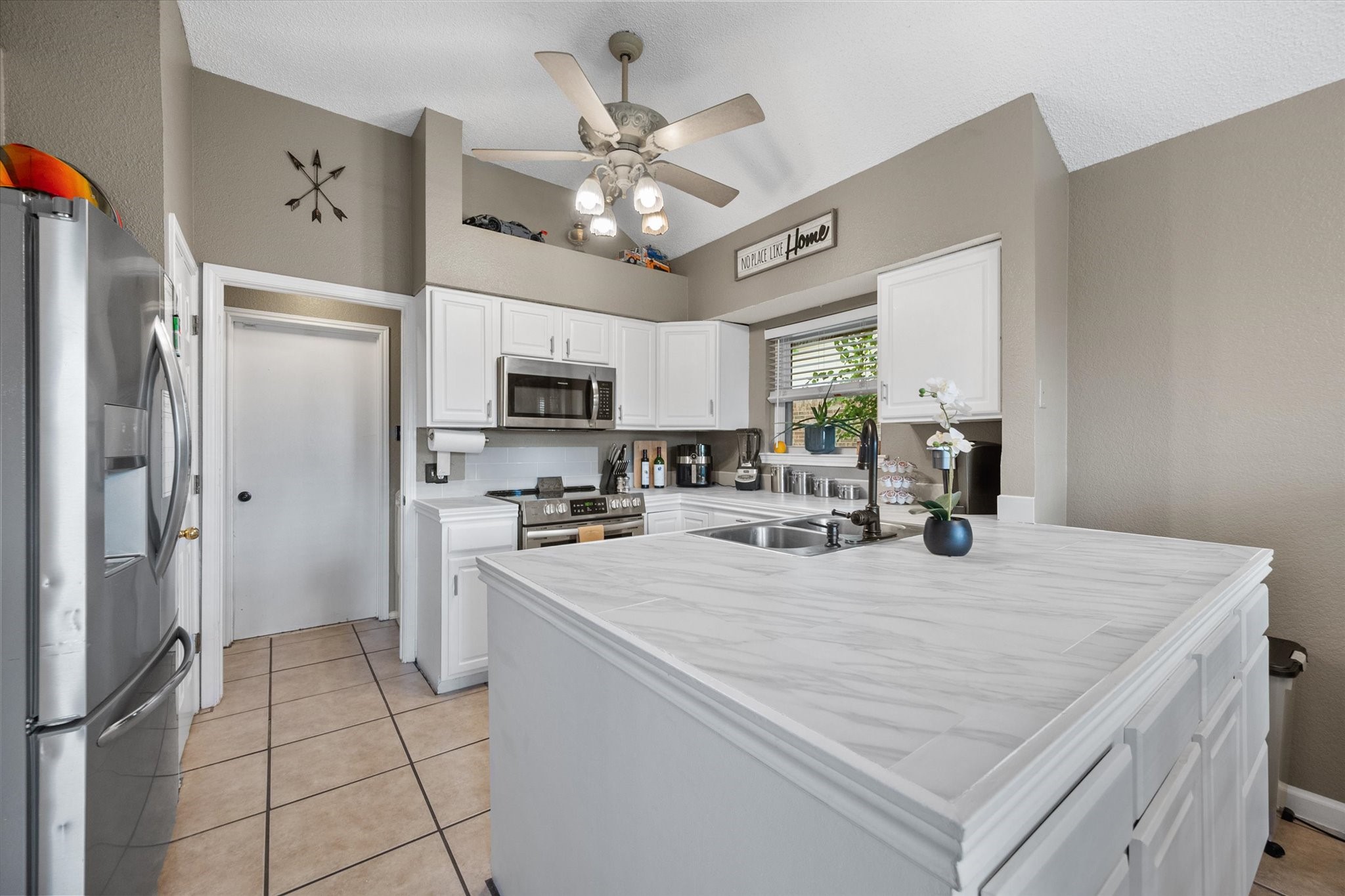 728 Saddle Road White Settlement TX 76108