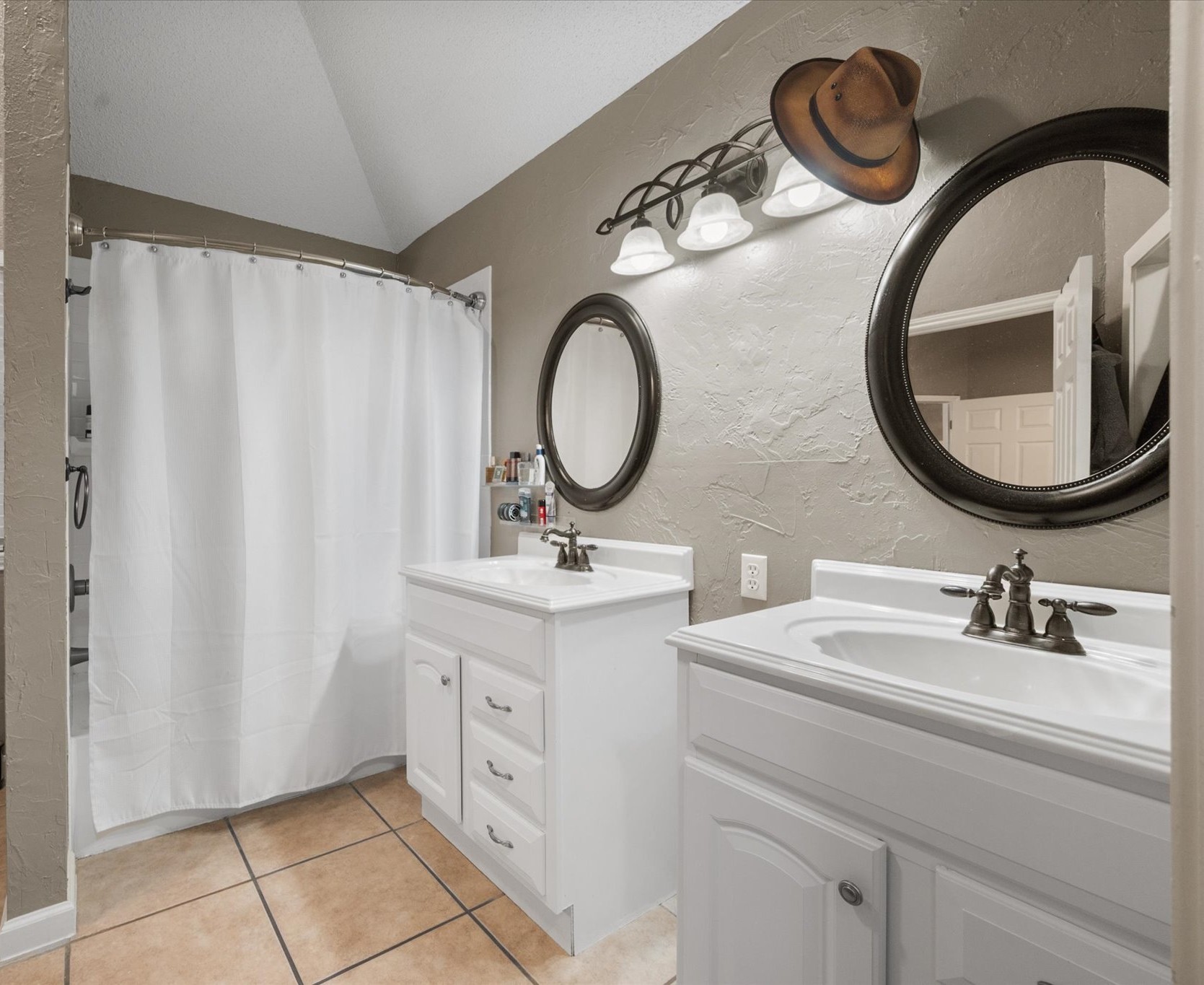 728 Saddle Road White Settlement TX 76108