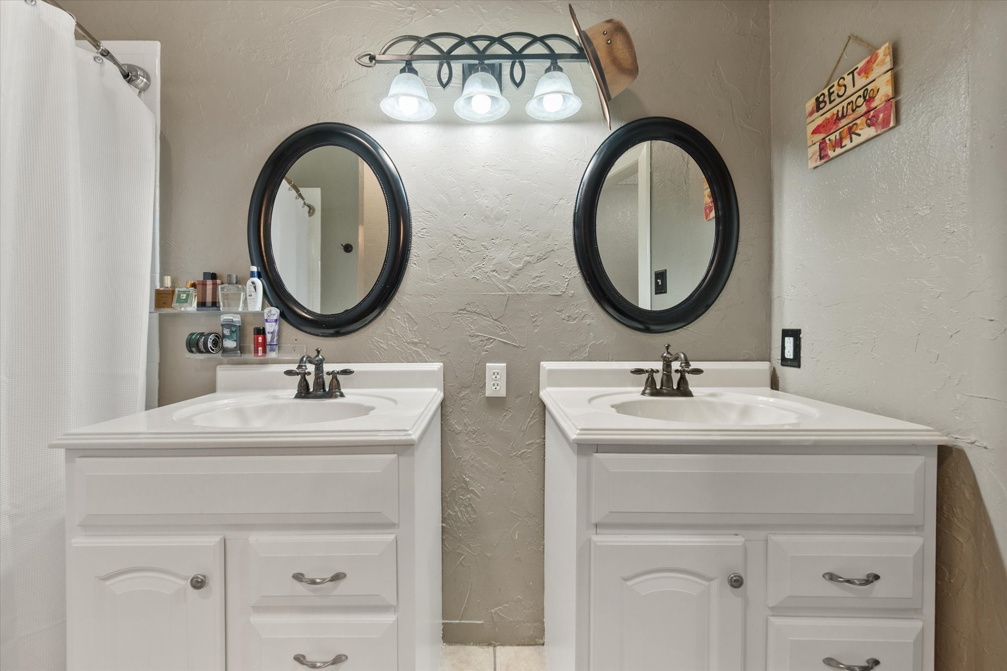 728 Saddle Road White Settlement TX 76108