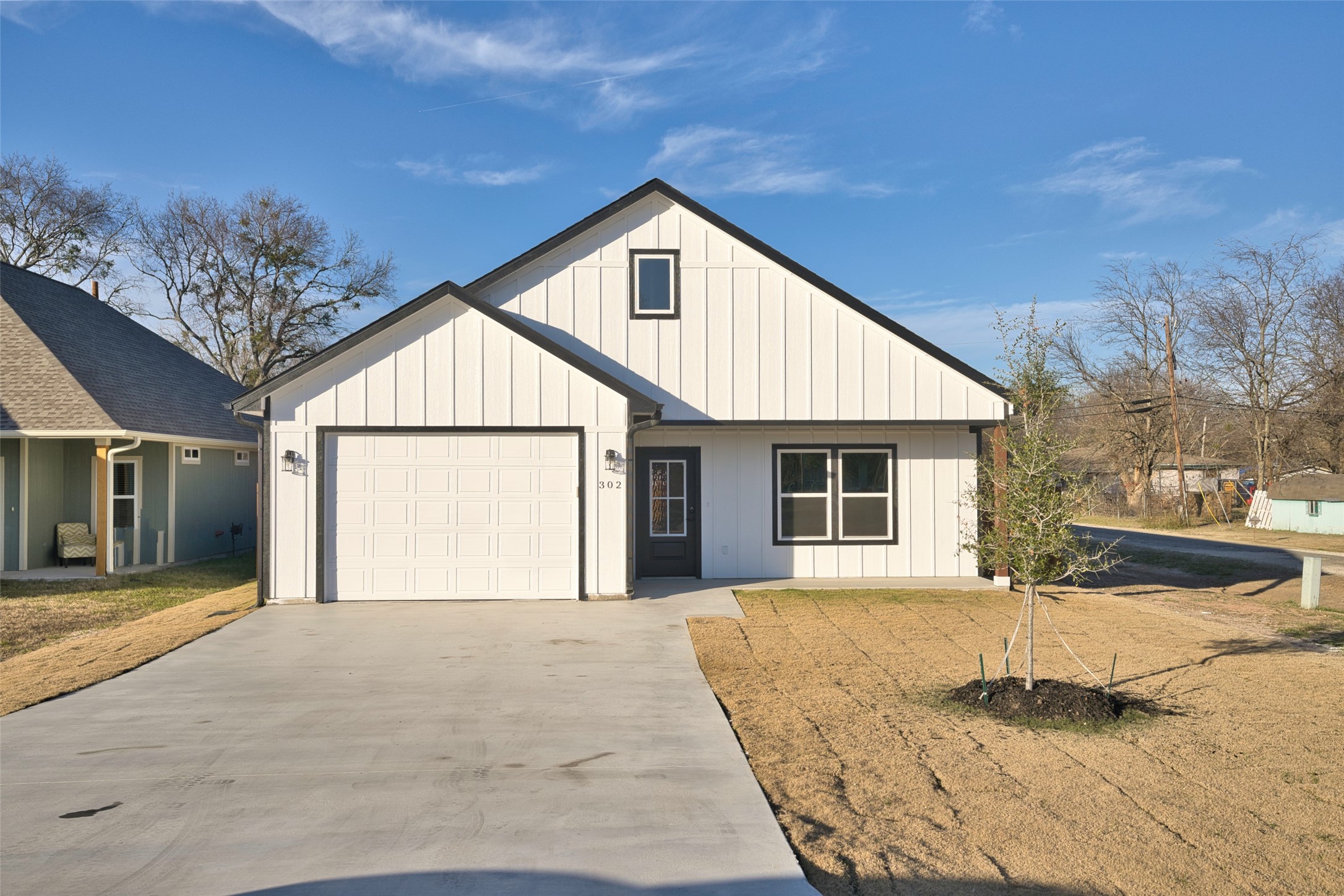 302 W Pine Street Whitewright TX 75491