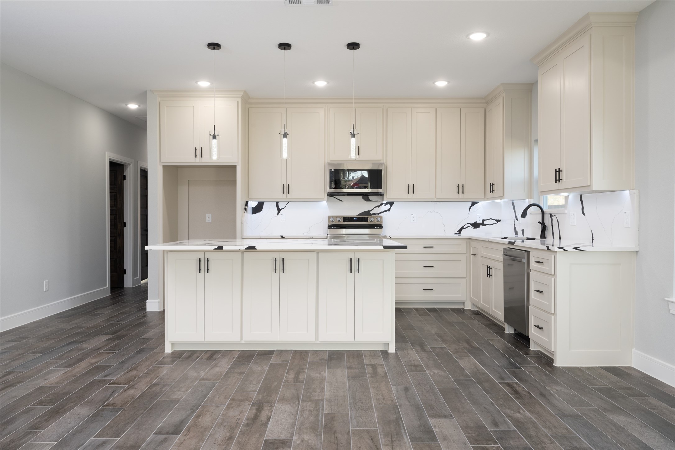 302 W Pine Street Whitewright TX 75491