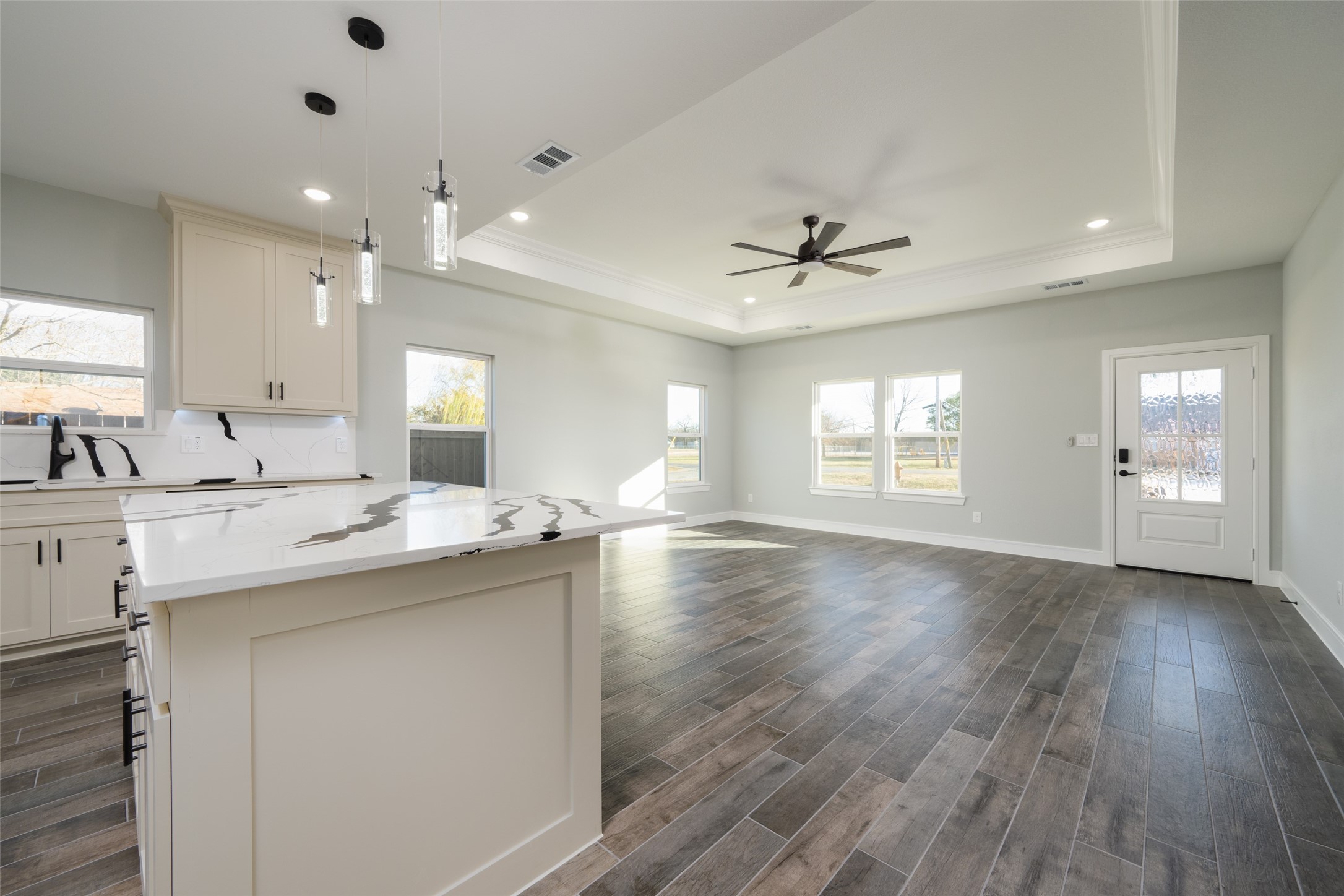302 W Pine Street Whitewright TX 75491